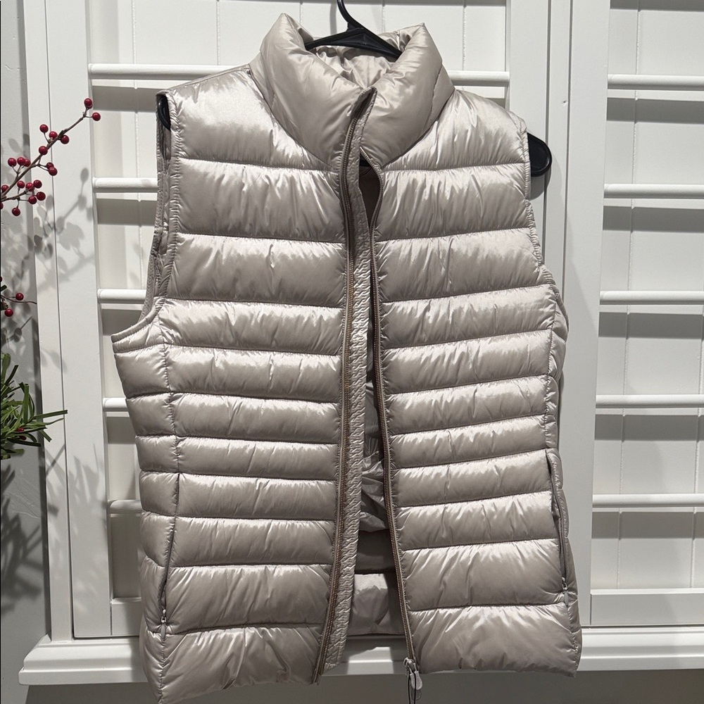 Women's Quilted Puffer Vest - Silver